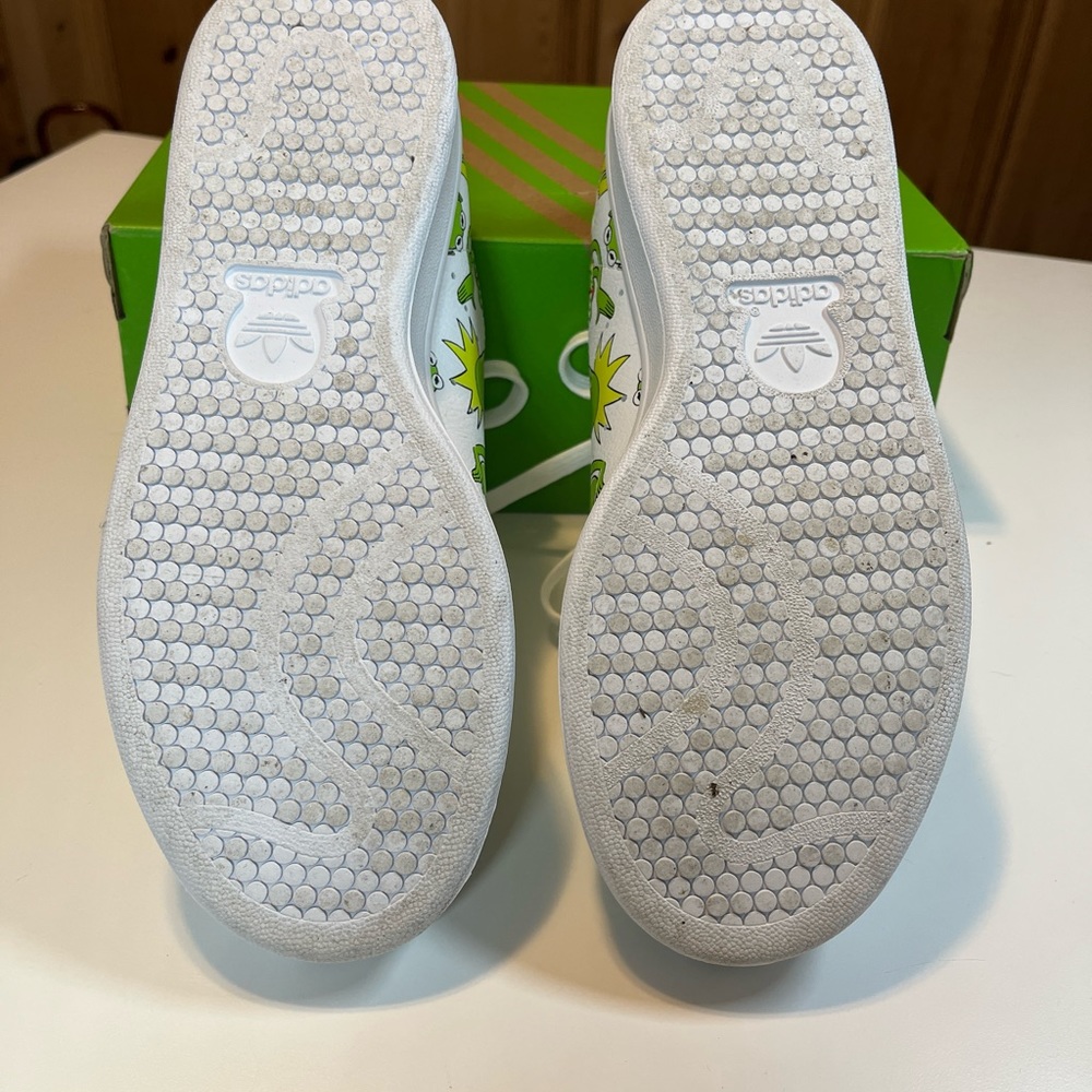 Adidas Stan Smith Kermit the Frog shoes! - Picture 2 of 6